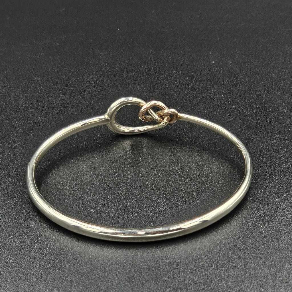 9ct White Gold Interlocking Bangle