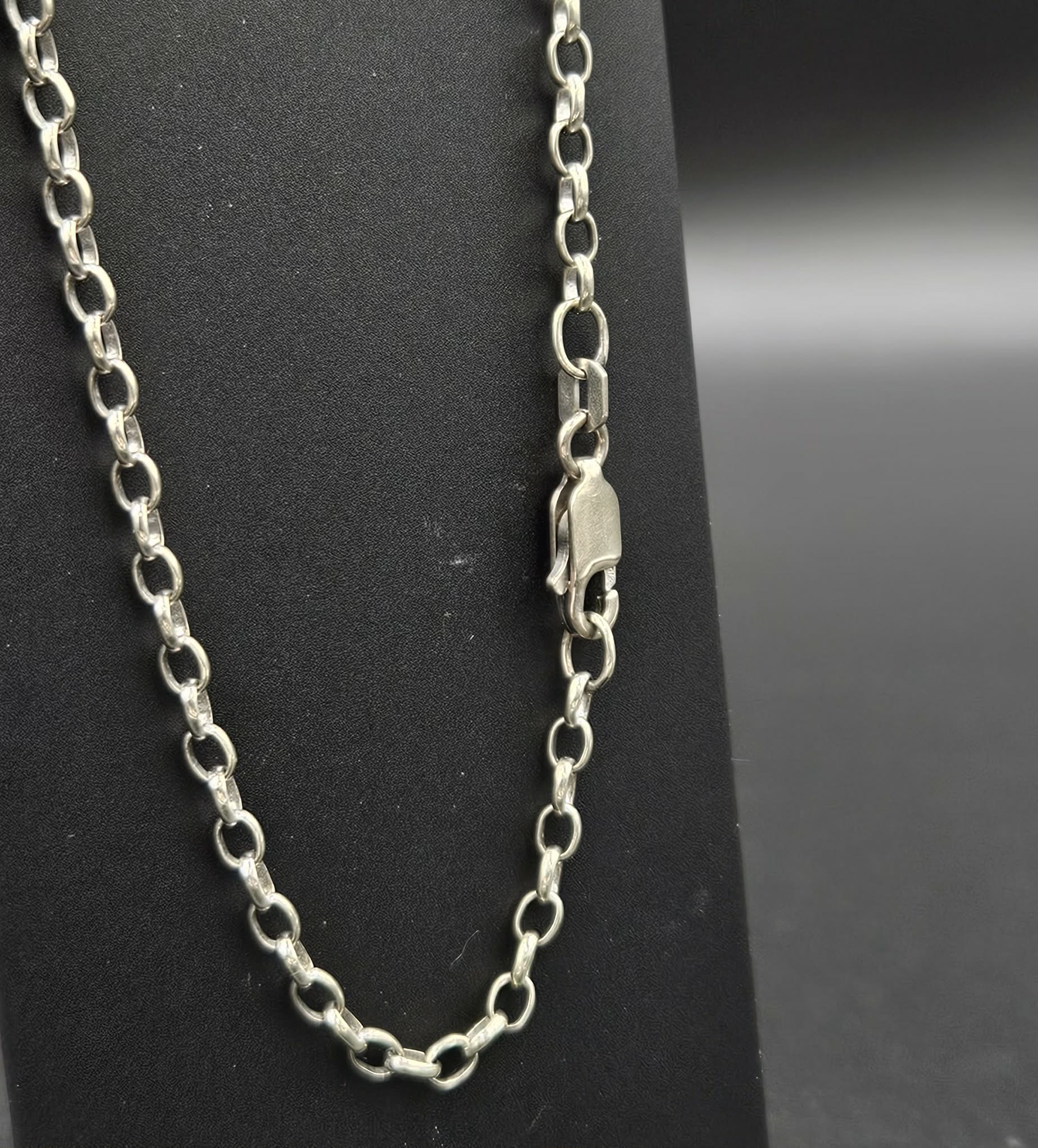 9ct White Gold Bracelet