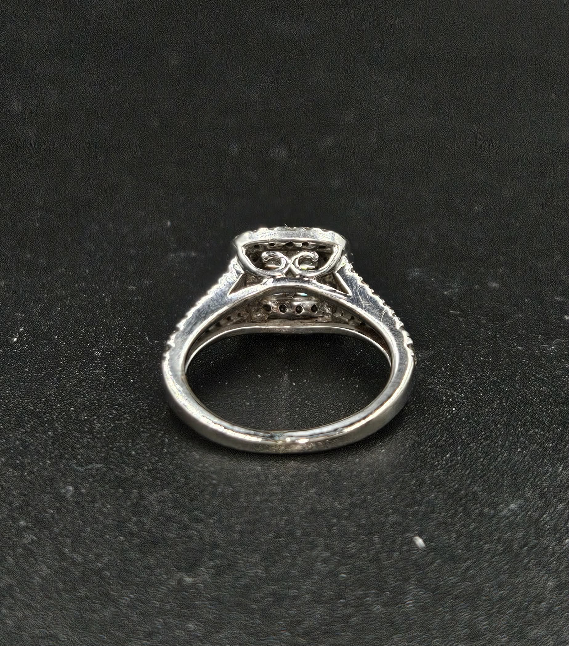 9ct White Gold Diamond Ring