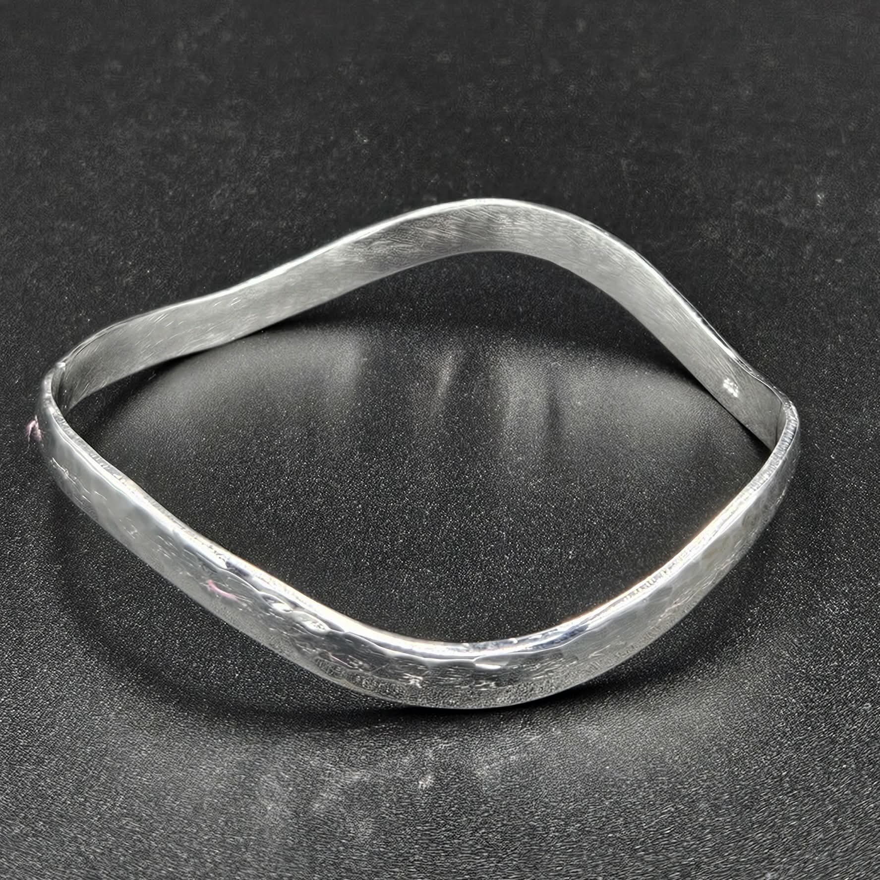 Silver Plated Ripple Effect Wavy Bangle