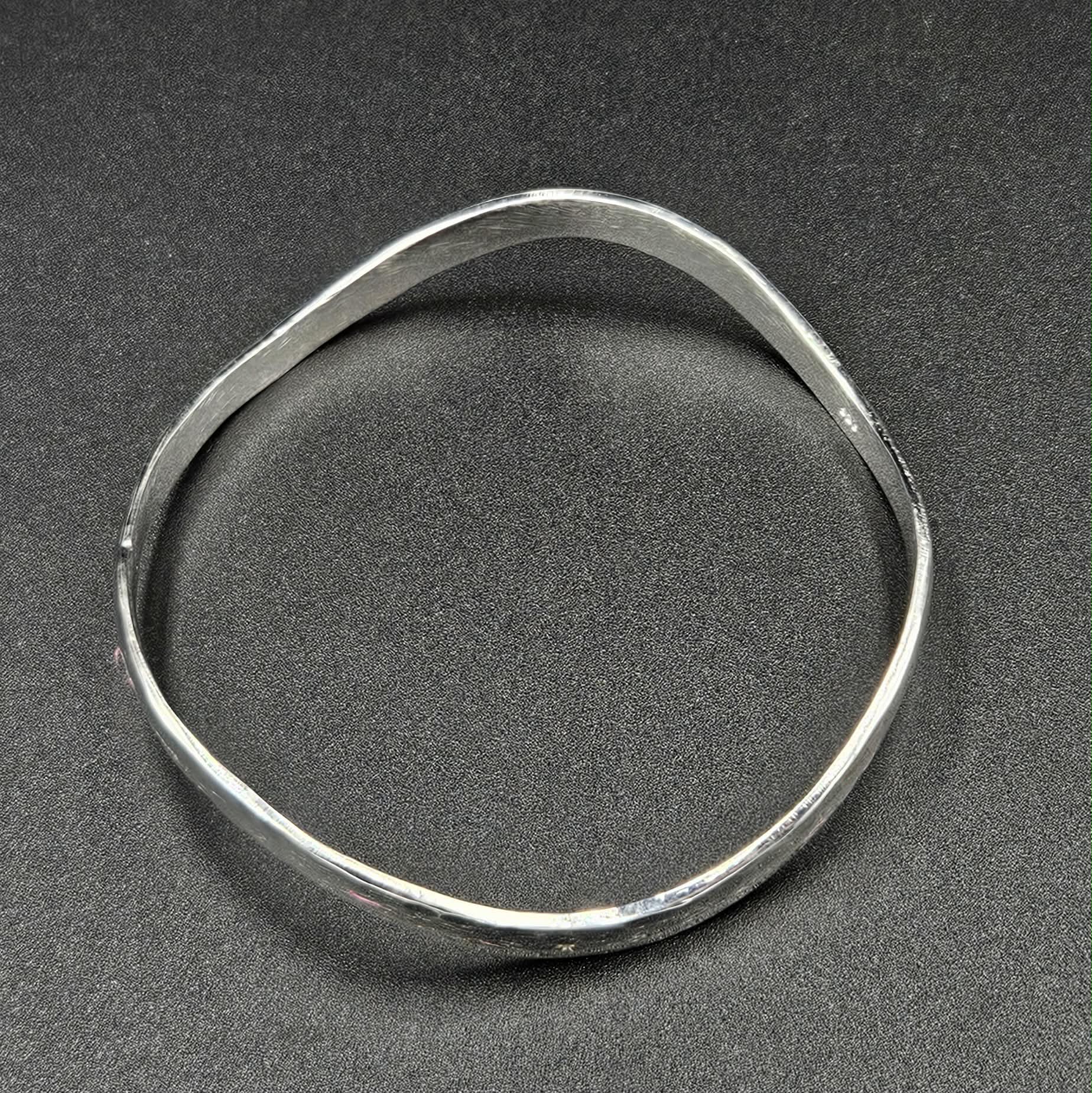 Silver Plated Ripple Effect Wavy Bangle